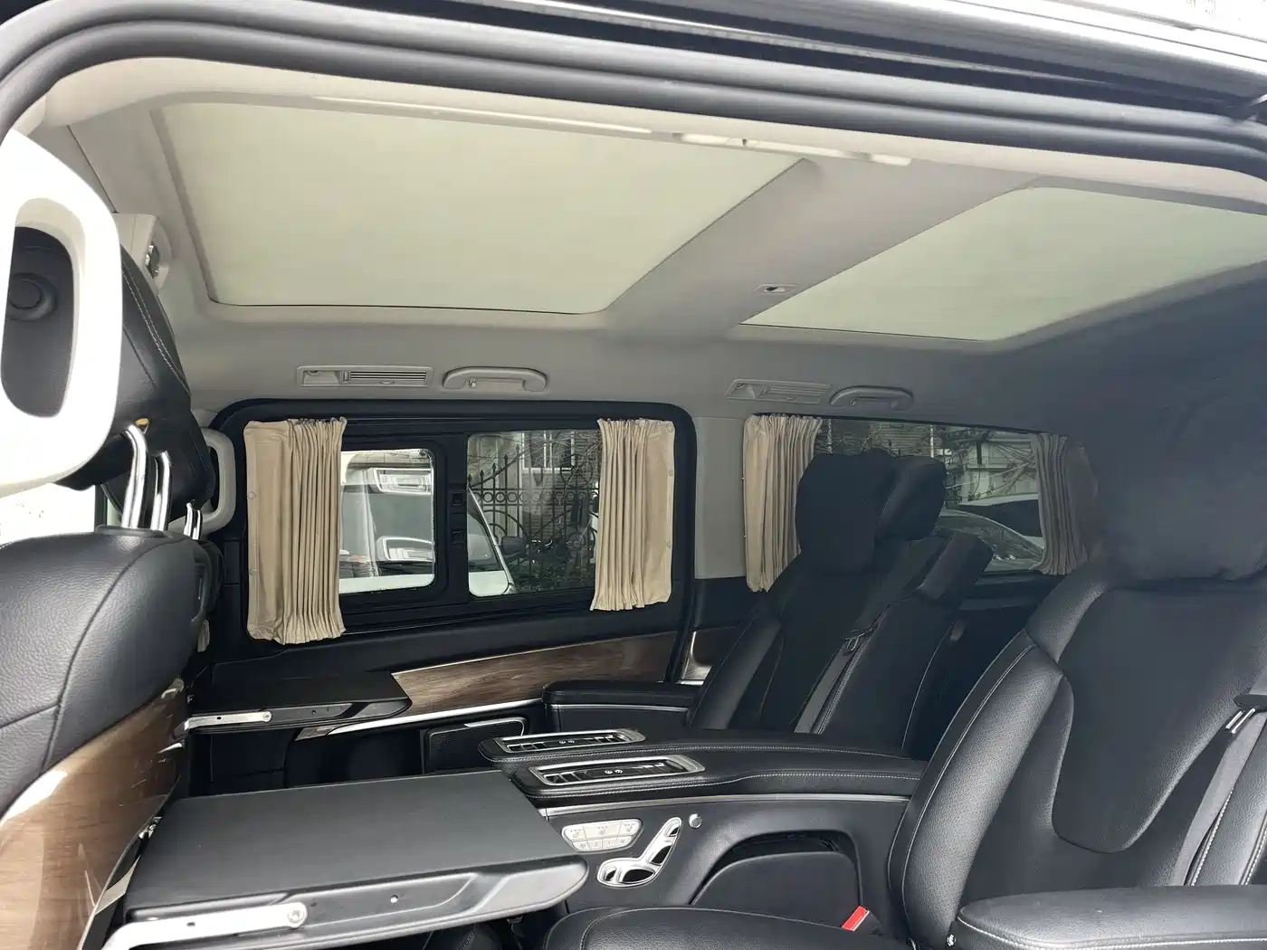 Mercedes-Benz V-Class 2020 Model V 260 L Long Wheelbase Luxury фото 21