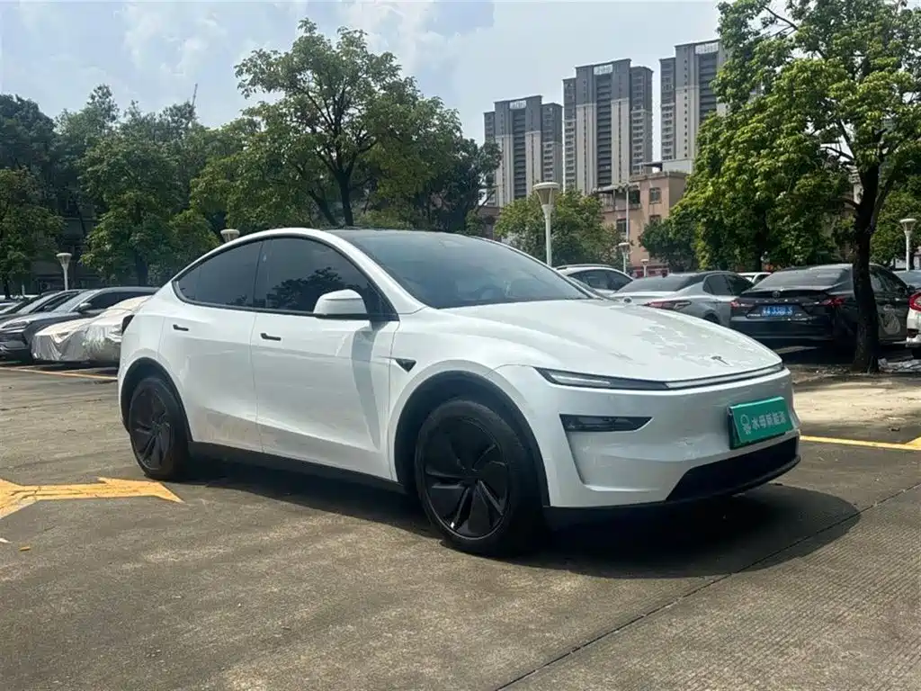 Tesla Model Y 2026 2025 Rear-Wheel Drive