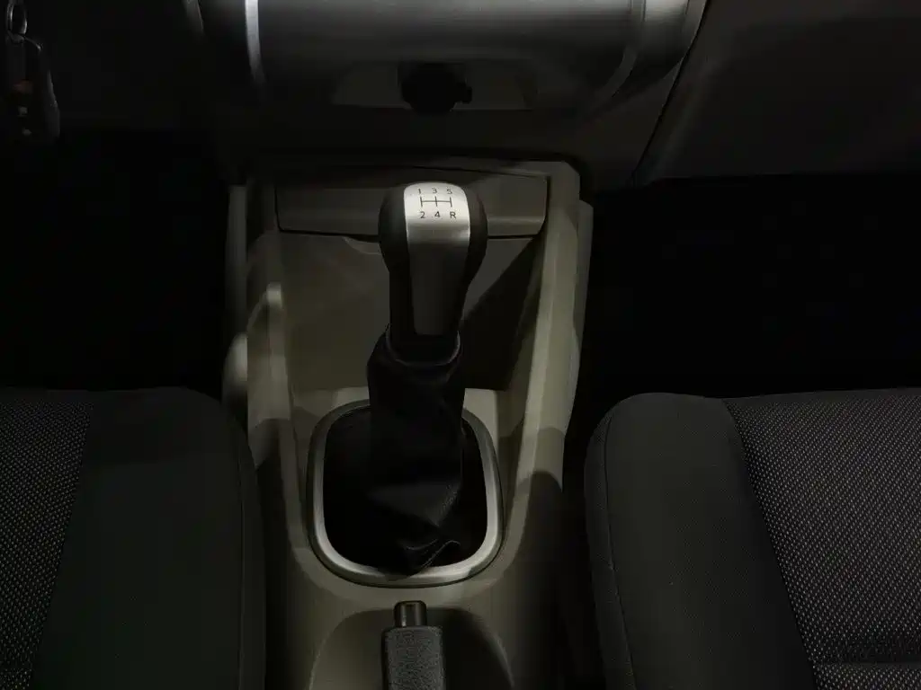 Venucia R50 2018 2016 Model 1.6L Manual Elite Edition