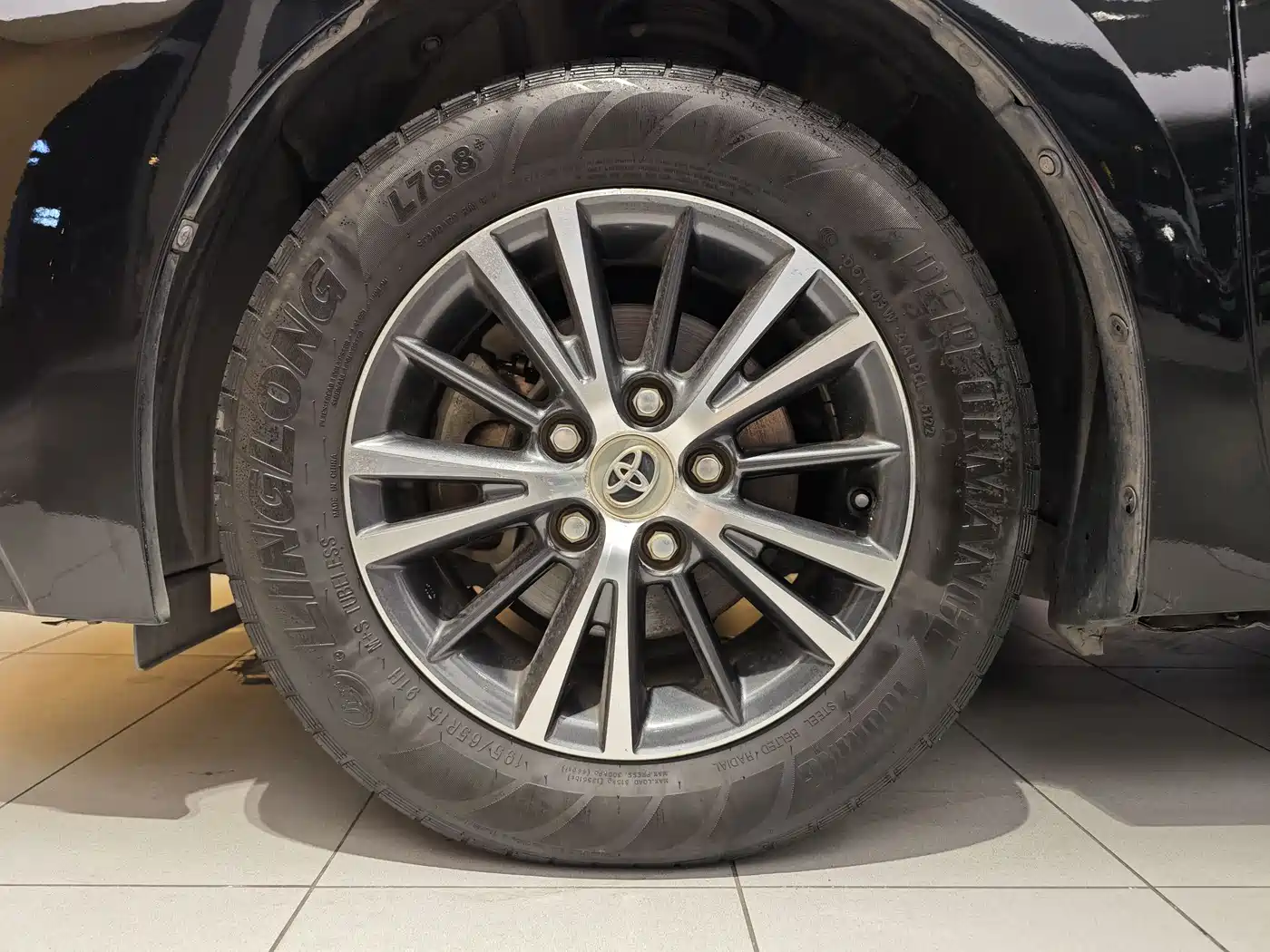 Toyota Levin 2016 Hybrid 1.8H GS E-CVT Elite Sunroof фото 5