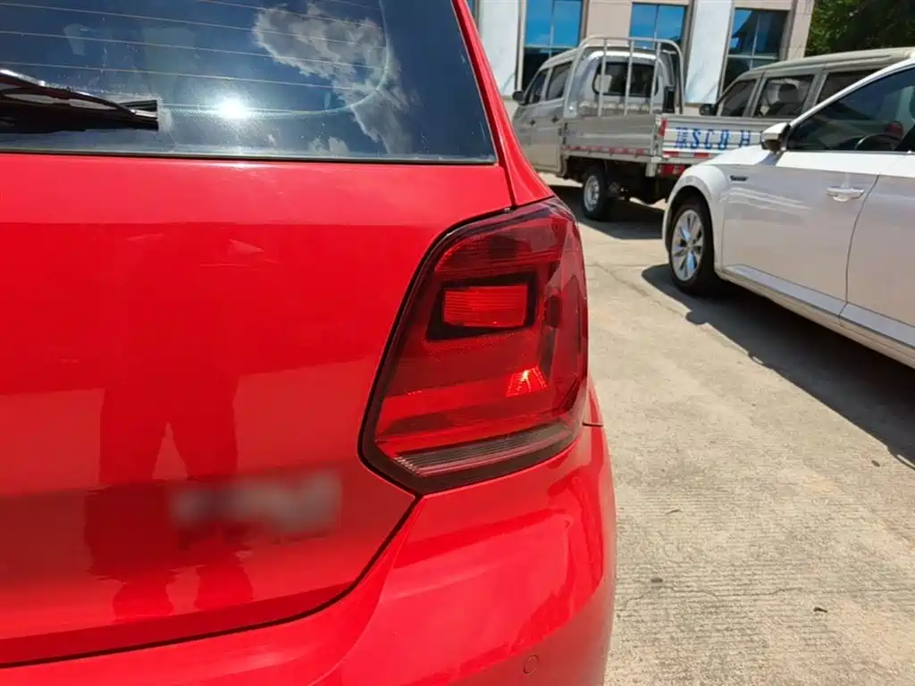 Volkswagen Polo 2016 1.6L Automatic Comfort фото 8