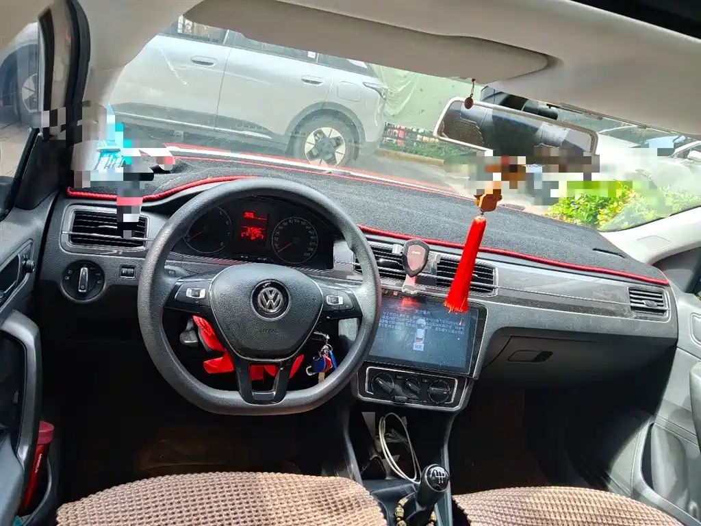 Volkswagen Santana 2016 1.6L Manual Comfort Edition фото 6