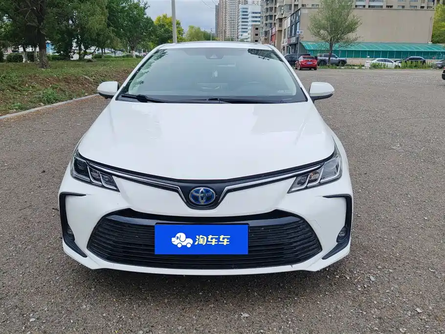 Toyota Corolla 2021 Hybrid 1.8L E-CVT Elite Edition фото 2