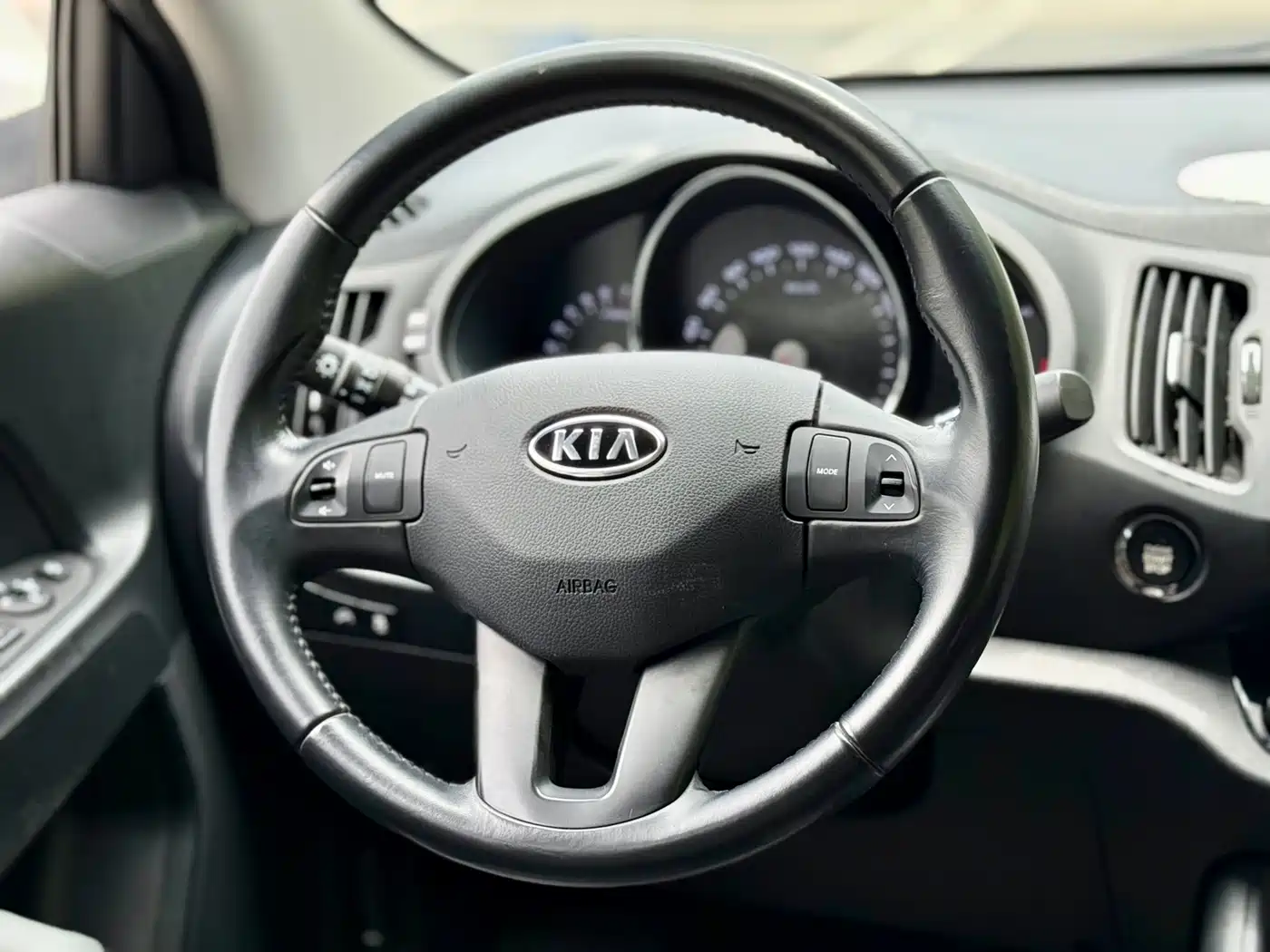 Kia Sportage 2014 2.0L Automatic 2WD GLS фото 15