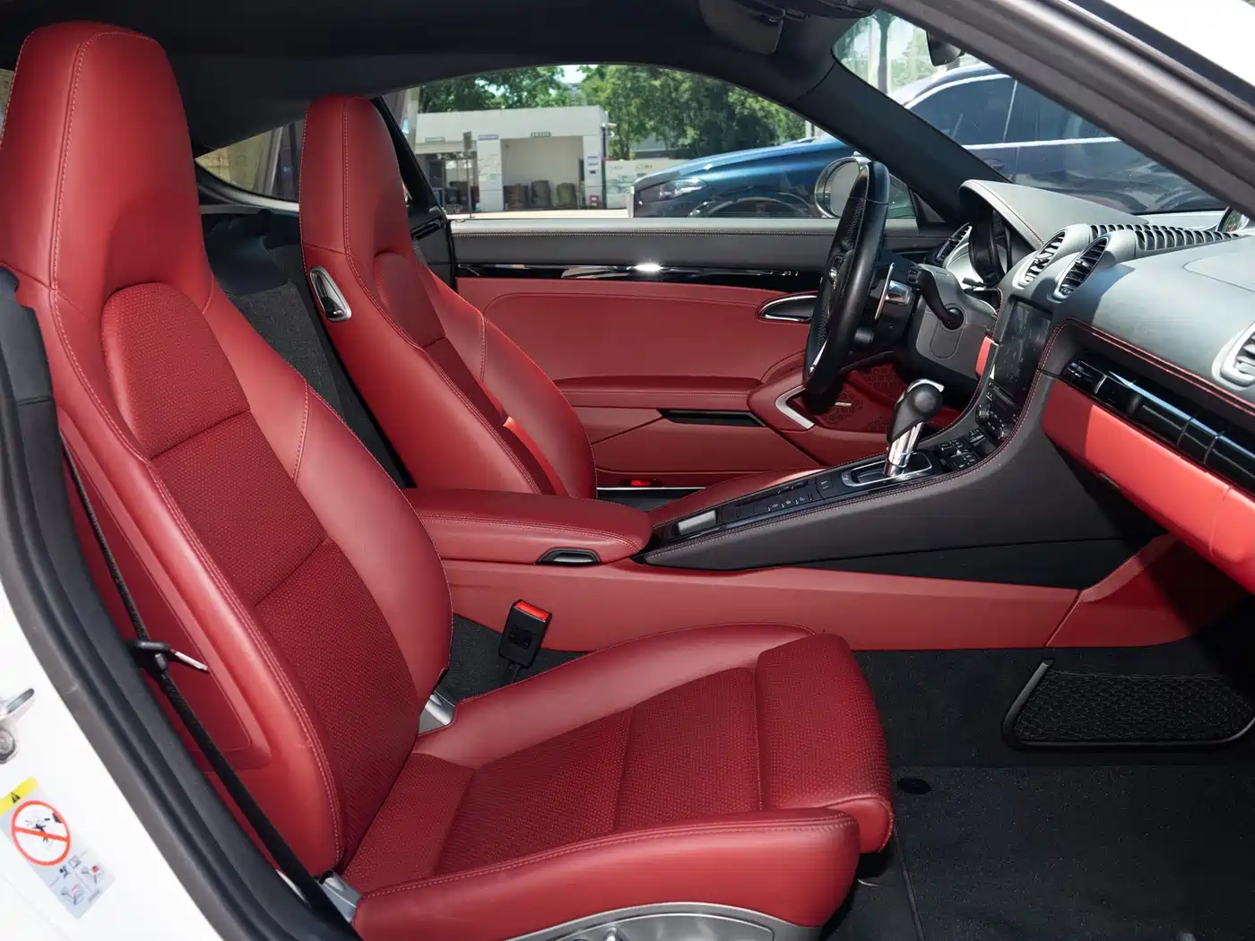 Porsche 718 2022 Cayman T 2.0T фото 16