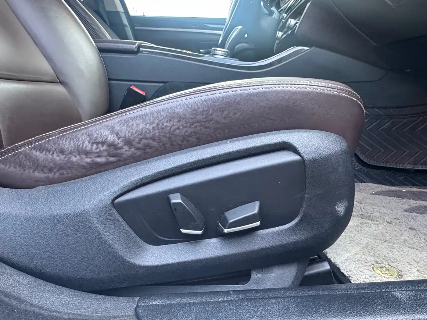BMW 5 Series 2014 525Li Luxury Design Package фото 28