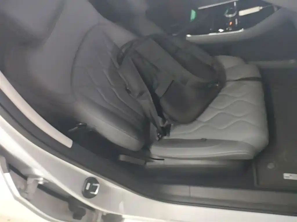 Geely Galaxy Galaxy A7 2025 EM-i 70km Luxury Edition фото 20