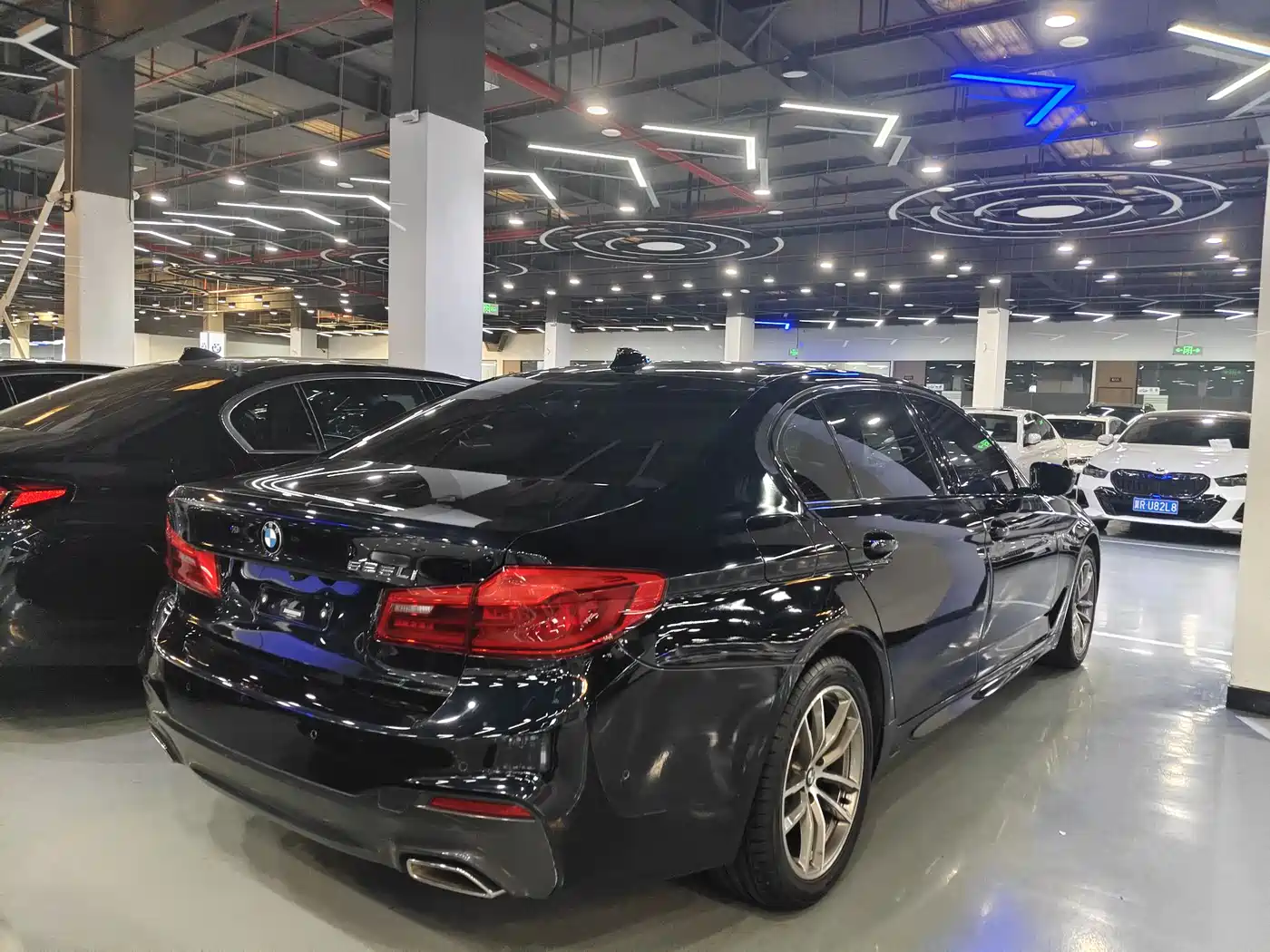 BMW 5 Series 2019 525Li M Sport Package фото 9