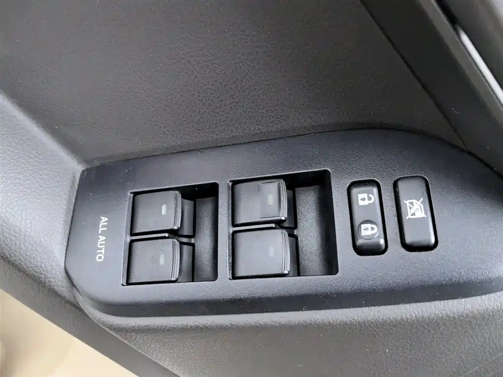 Toyota Prado (Import) 2010 2.7L Automatic Standard фото 9