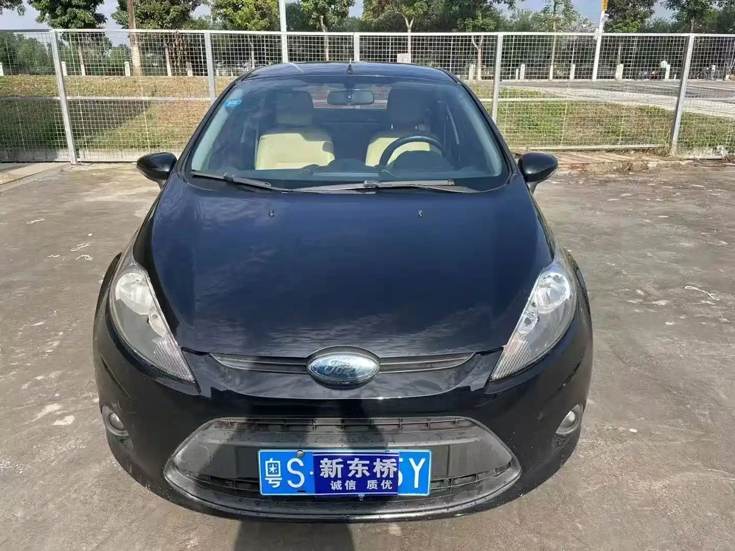 Фото 2 - Ford Fiesta