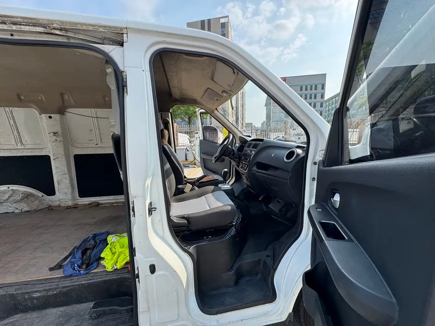 CHANGAN CHANGAN RUIXING EM60