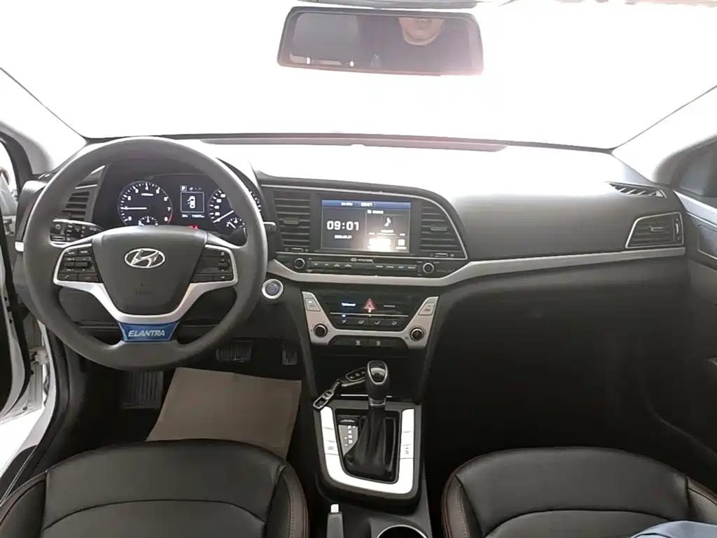 Hyundai Elantra 2016 Model 1.6L Automatic Smart Elite фото 10