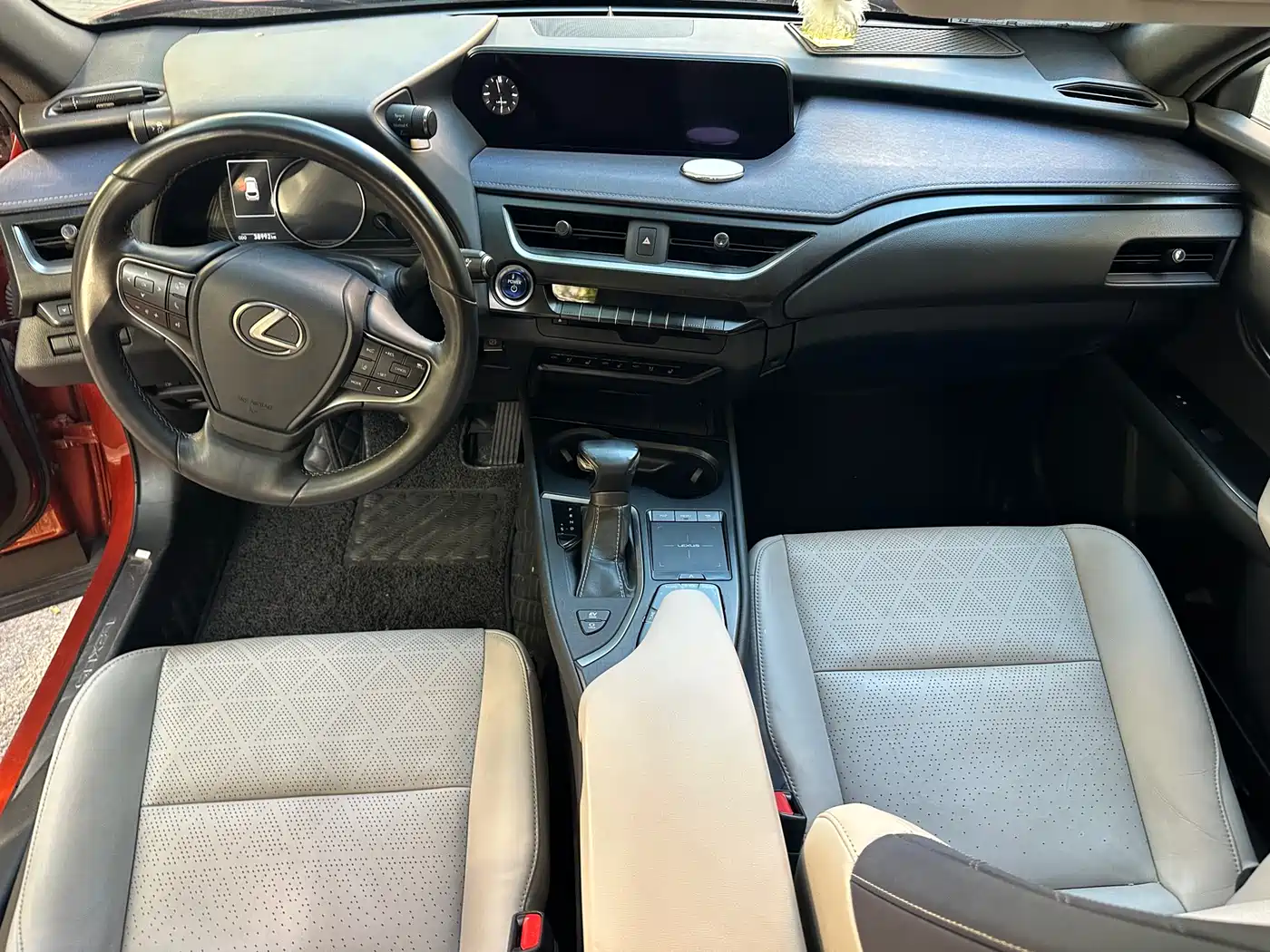 Lexus UX 2019 260h Explore & Enjoy Edition China V фото 7