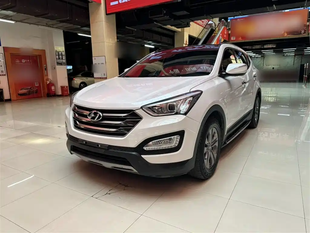Hyundai Santa Fe 2015 2.0T Automatic 4WD Smart 7-seater фото 2