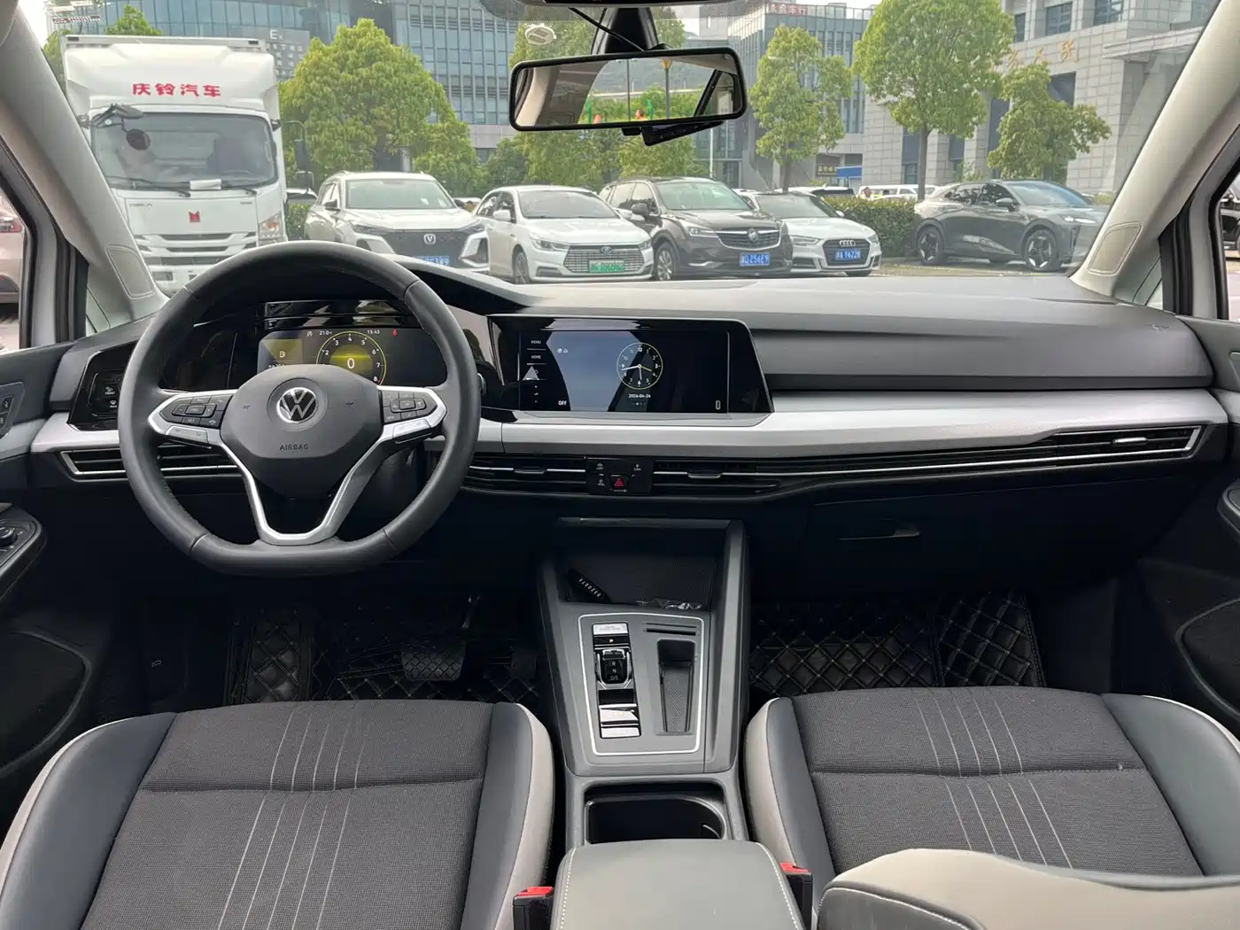 Volkswagen Golf 2023 280TSI DSG Pro фото 8