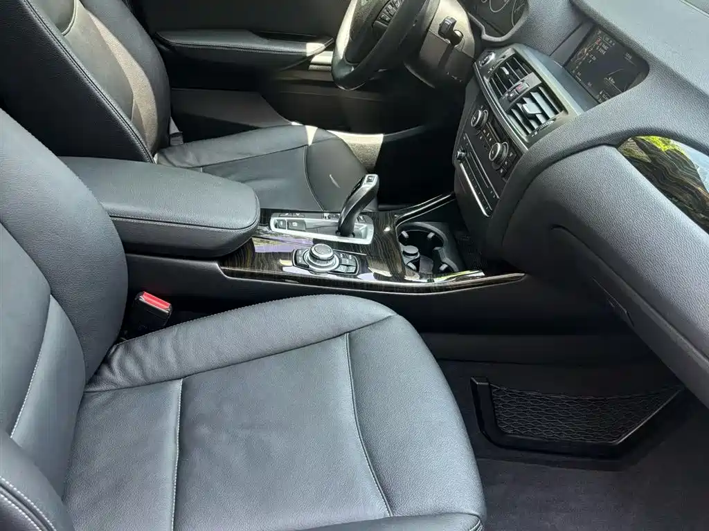 BMW X3 (Import) 2013 Facelift xDrive20i Luxury фото 7