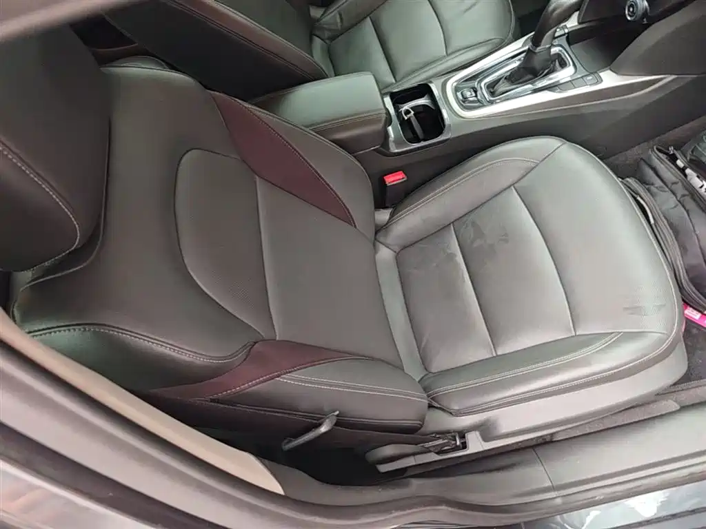 Chevrolet Malibu 2016 2.0L Automatic Luxury фото 25