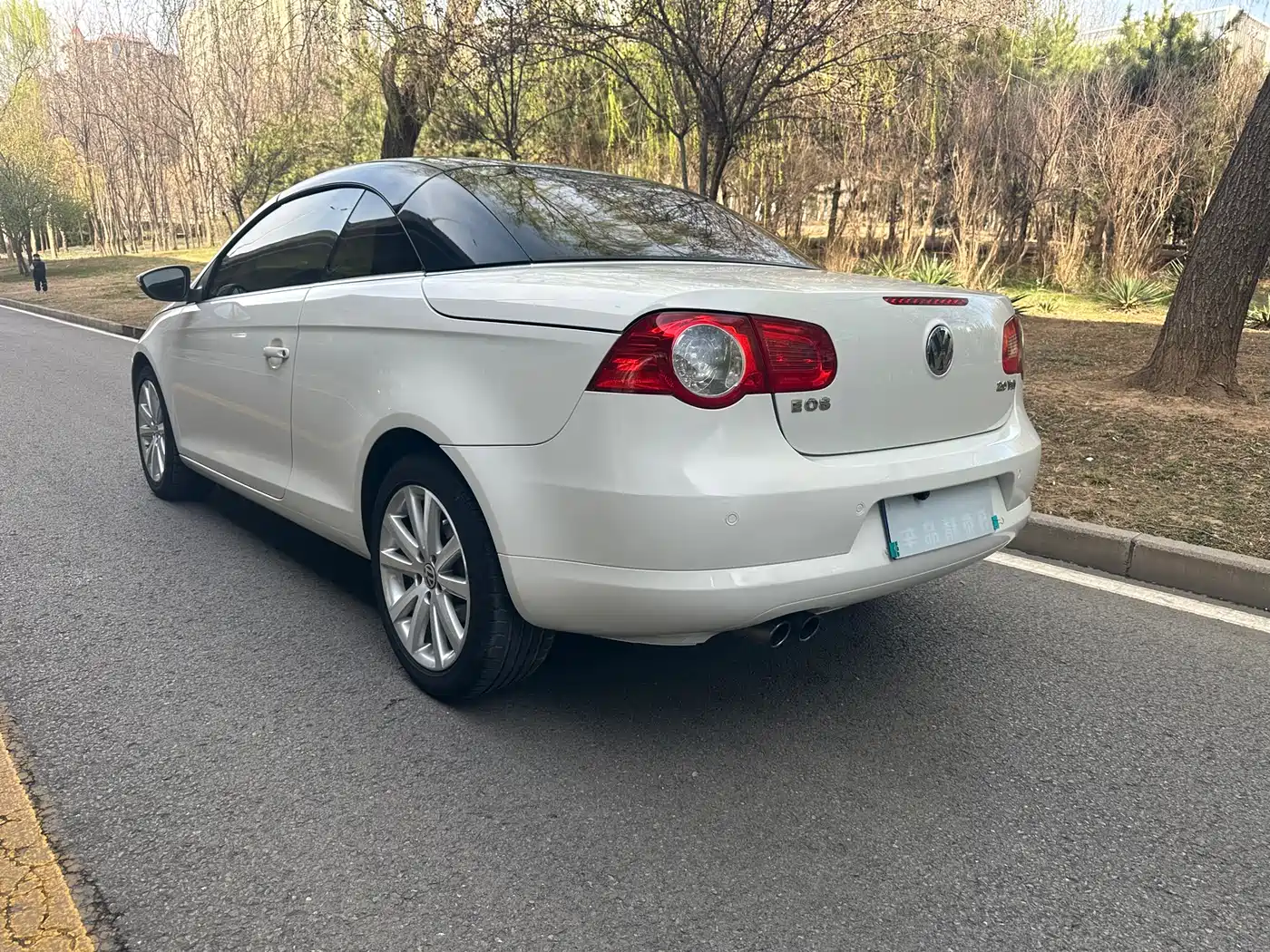 Volkswagen Eos 2010 2.0TSI DSG Moonlight Edition фото 18