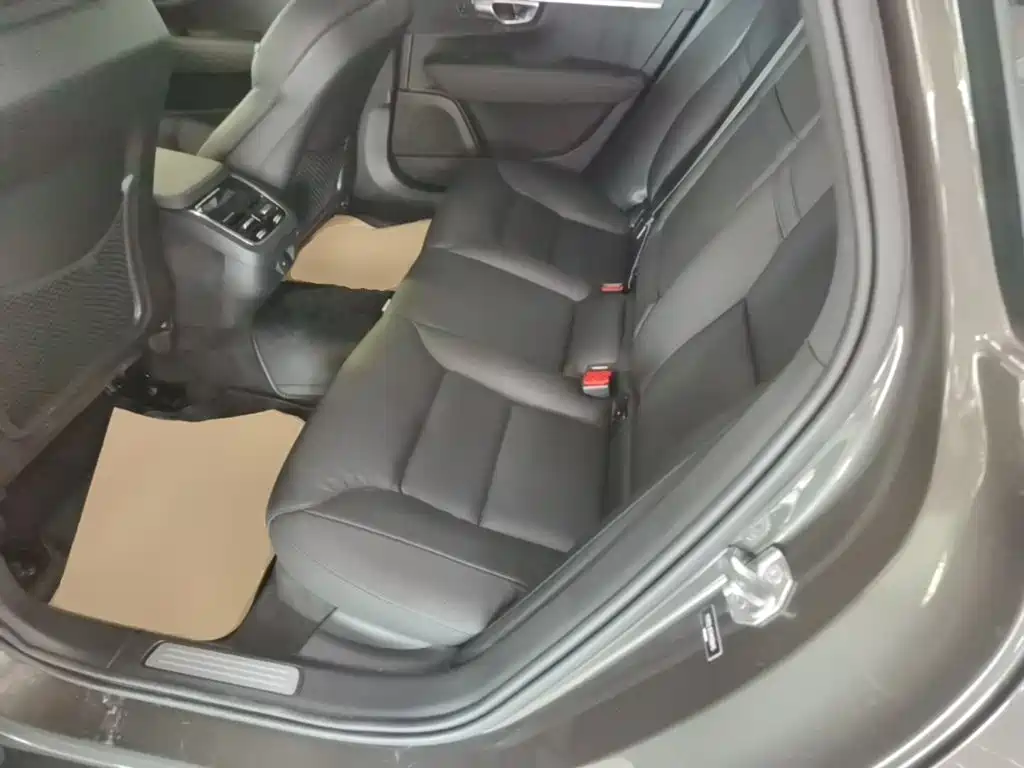 Photo 17 - Volvo V90