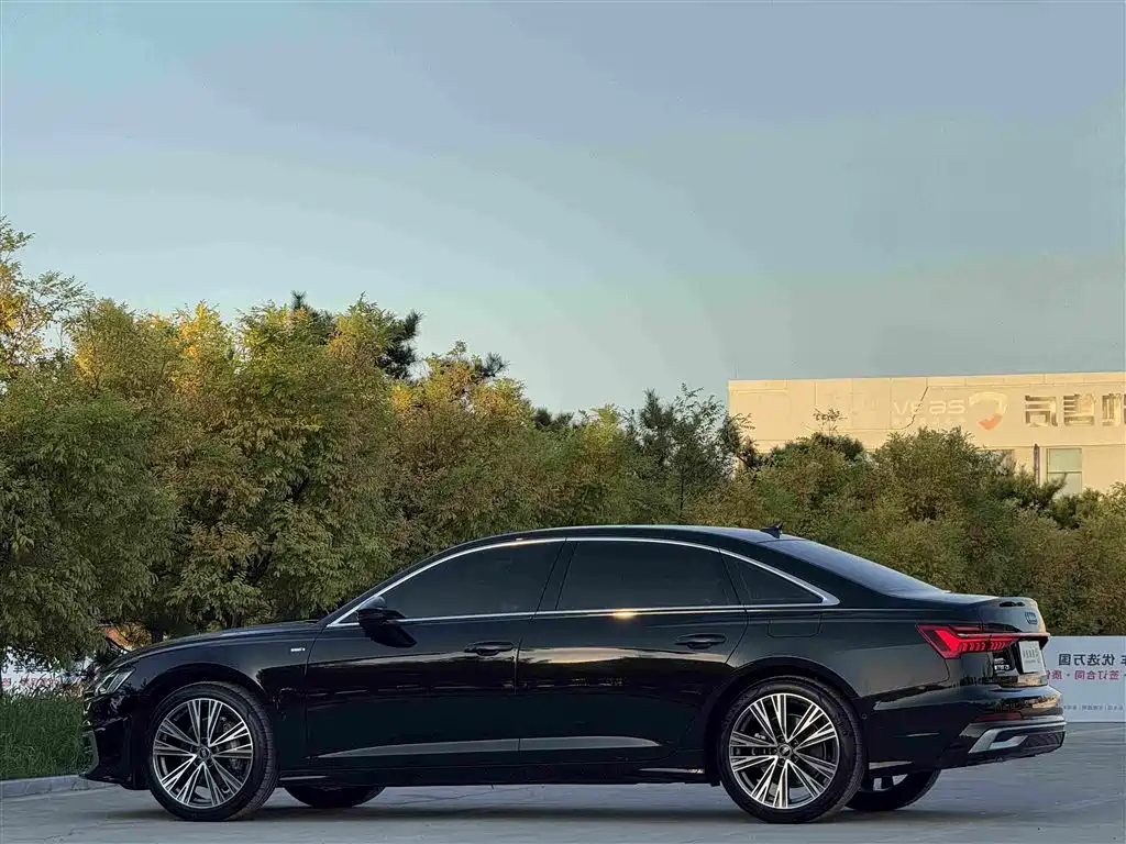 Photo 21 - Audi A6L