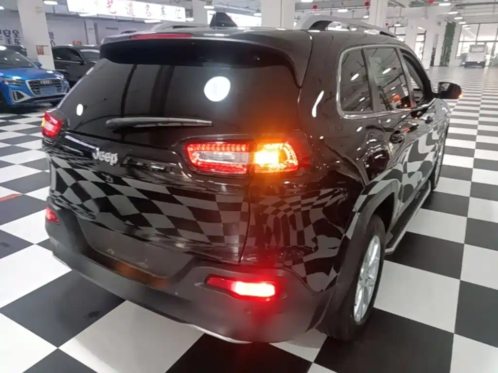Jeep Cherokee 2018 2017 2.0L Superior Edition
