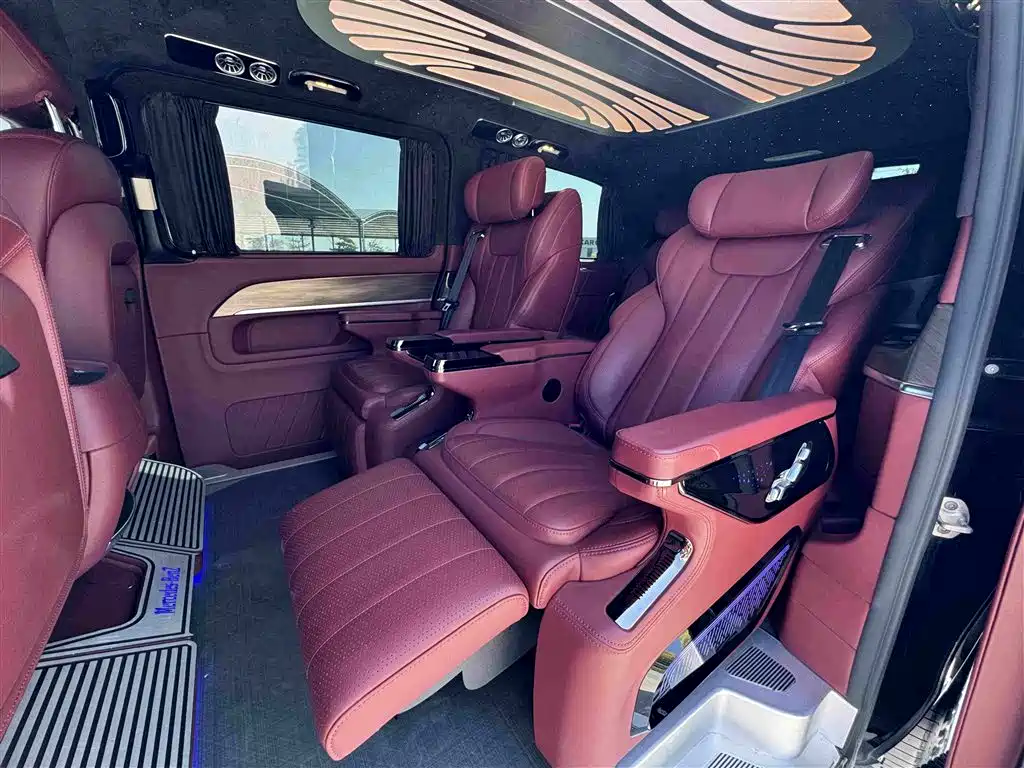 Mercedes-Benz V-Class 2025 2024 V 300 Pilot Edition