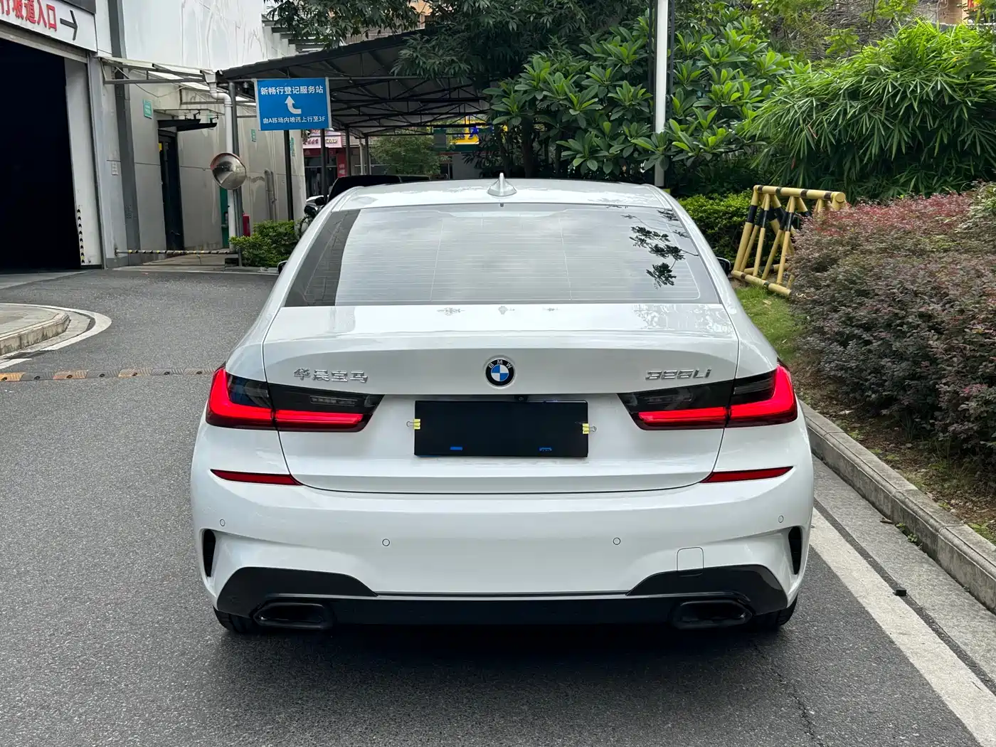 BMW 3 Series 2021 325Li M Sport Package фото 5