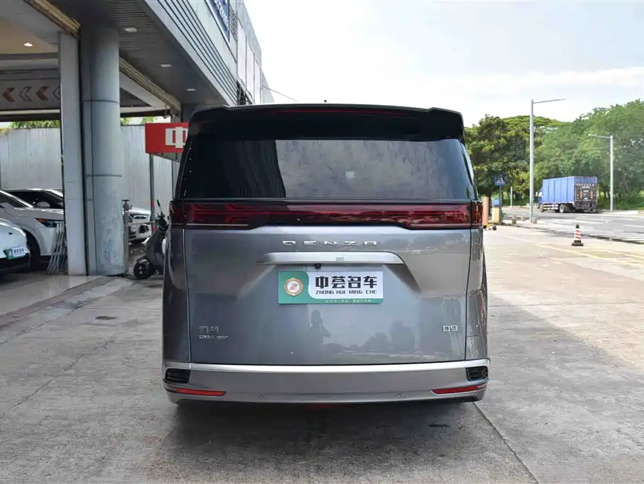 Denza D9 2022 DM-i 970 AWD Flagship фото 16