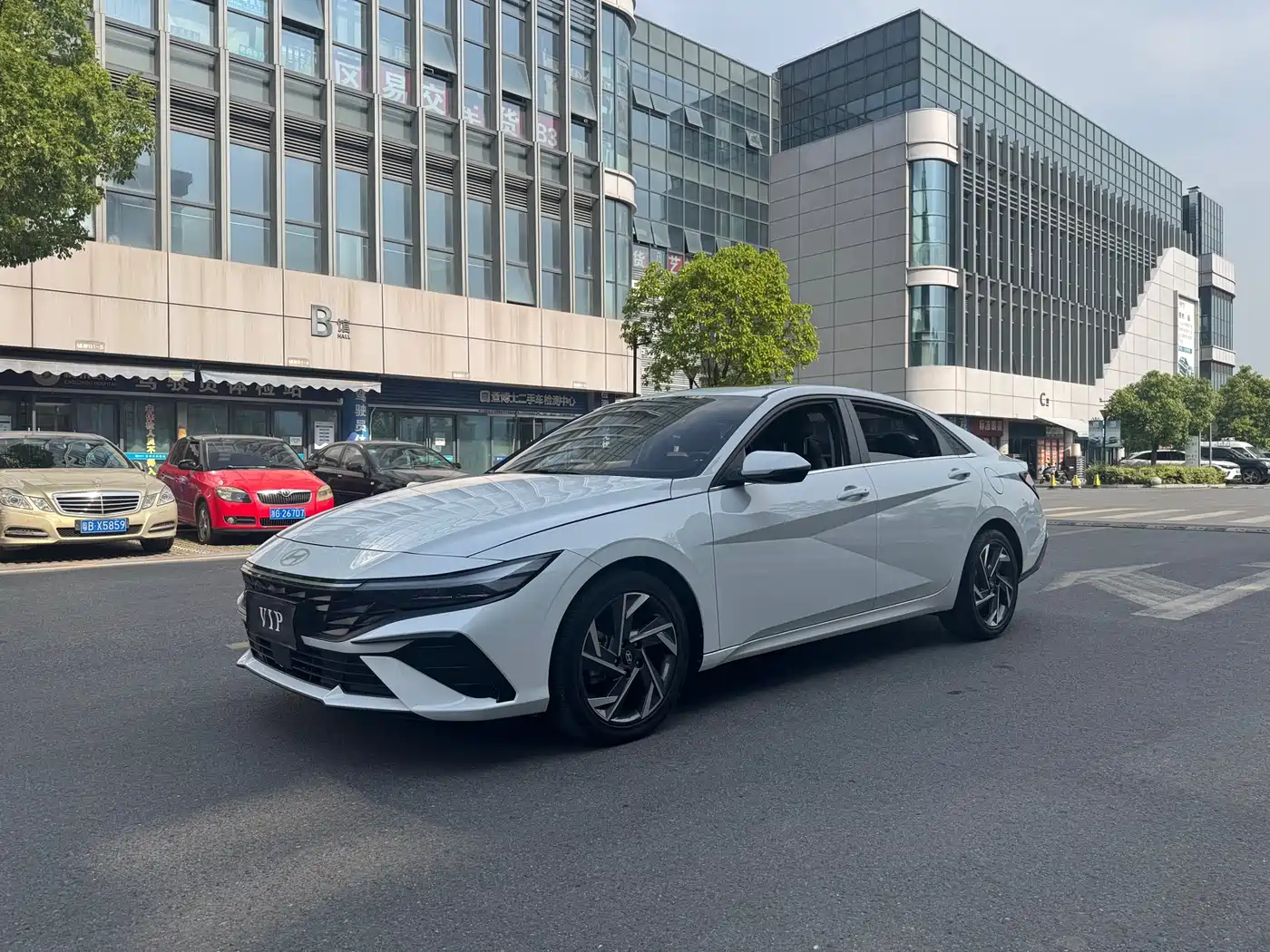Hyundai Elantra 2023 Model 1.5L CVT LUX Premium Edition