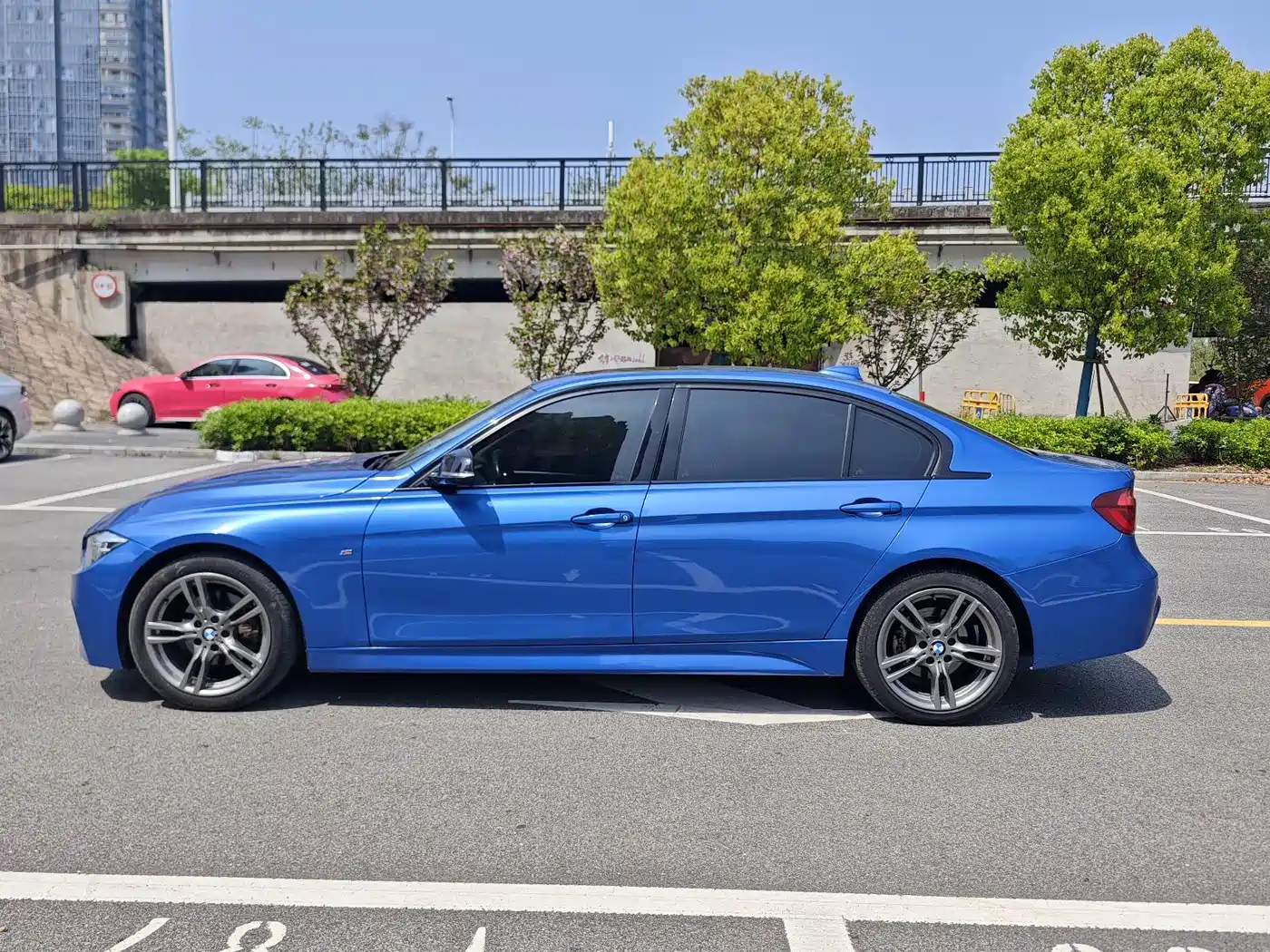 BMW 3 Series 2019 320Li M Sport Black Night Edition фото 4