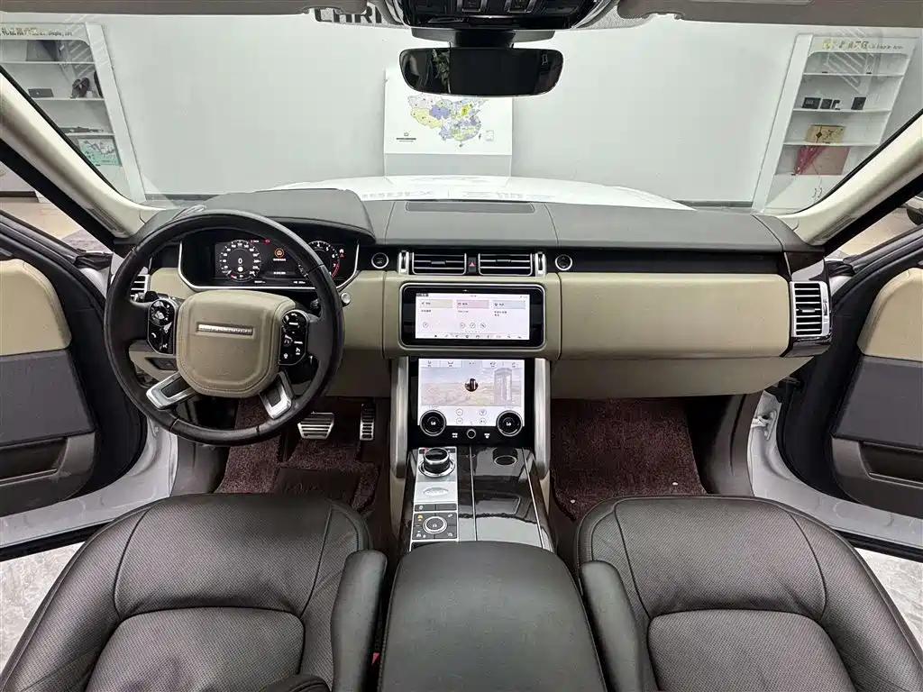 Land Rover Range Rover 2021 3.0 L6 Heritage Edition фото 9