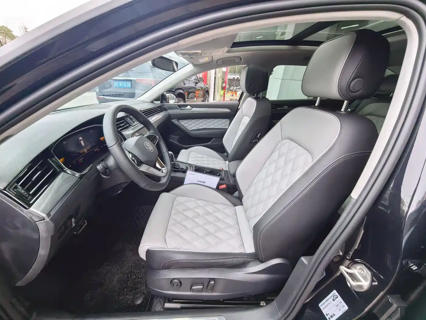 Volkswagen Magotan 2025 Popular Edition 280TSI DSG Comfort фото 8
