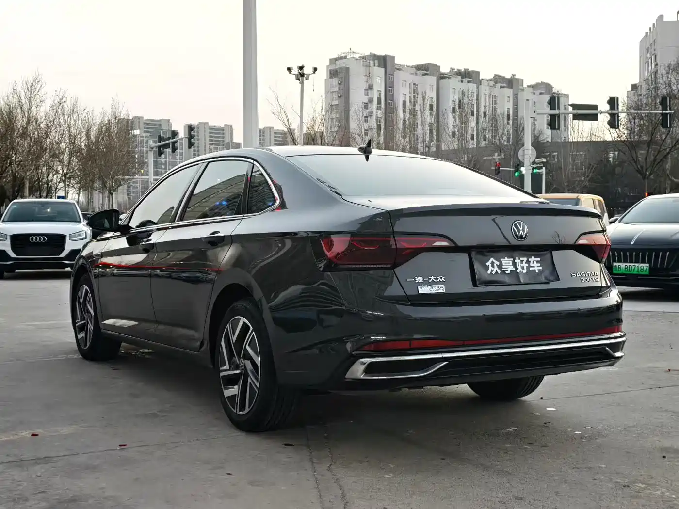 Volkswagen Sagitar 2023 300TSI DSG Surpassing Edition фото 7