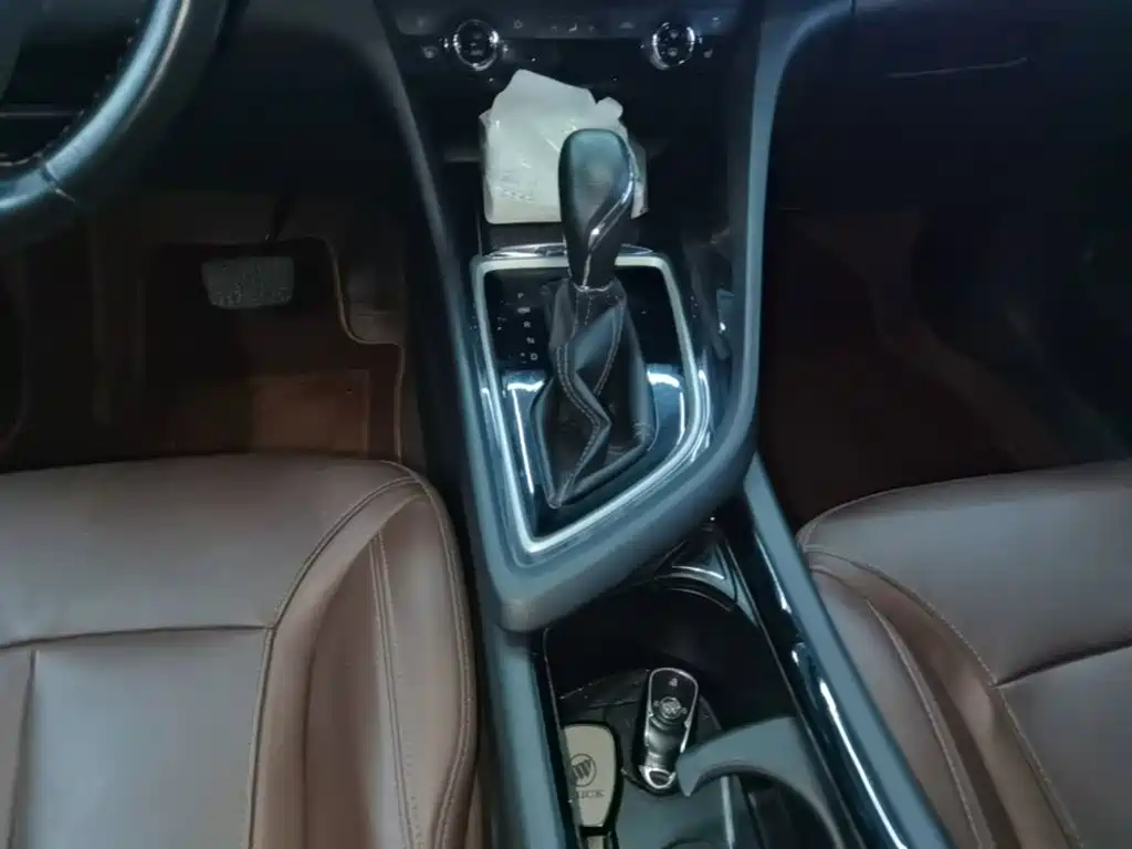 Buick GL6 2018 2019 Model 18T 6-Seater Connected Luxury Version China V