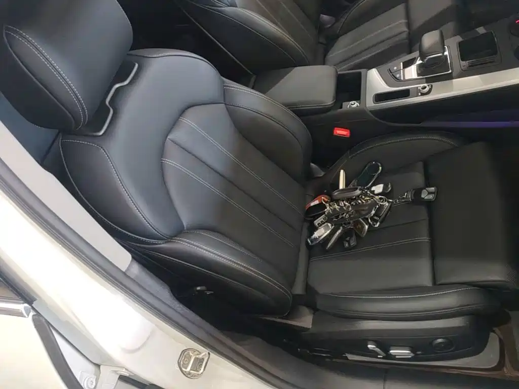 Фото 25 - Audi A4L