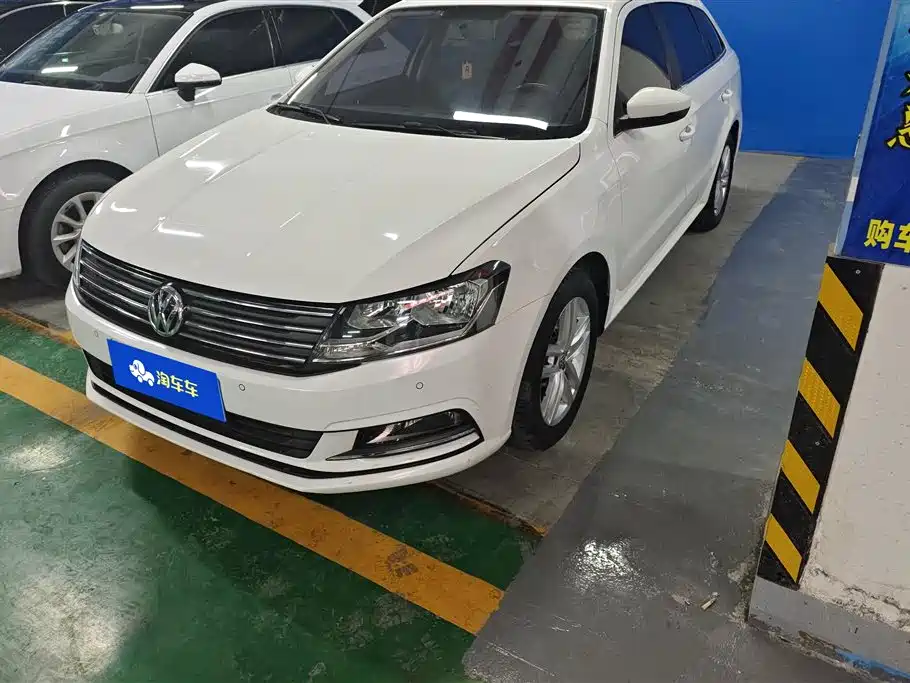 Volkswagen Lavida Tour 2015 1.6L Automatic Comfort Edition