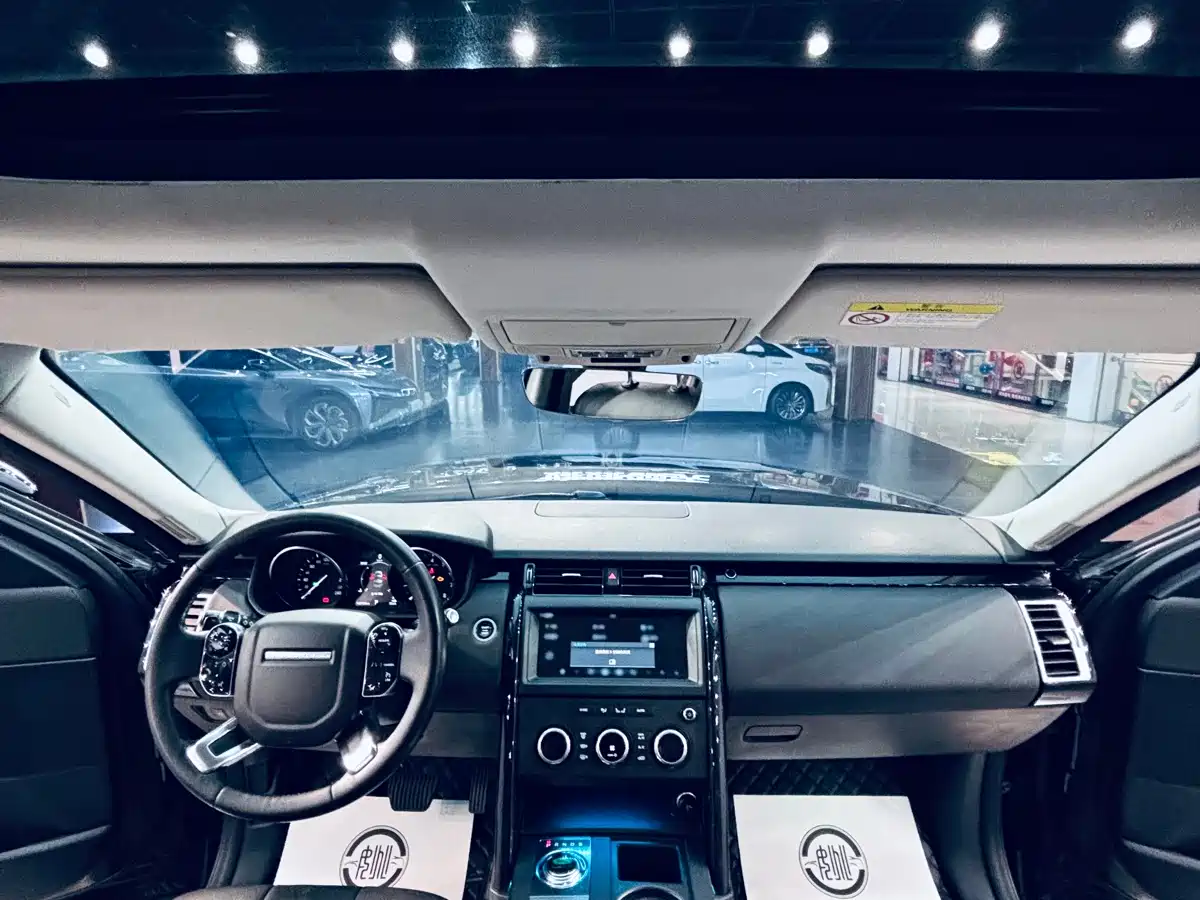 Land Rover Discovery 2019 3.0 SC V6 SE фото 4