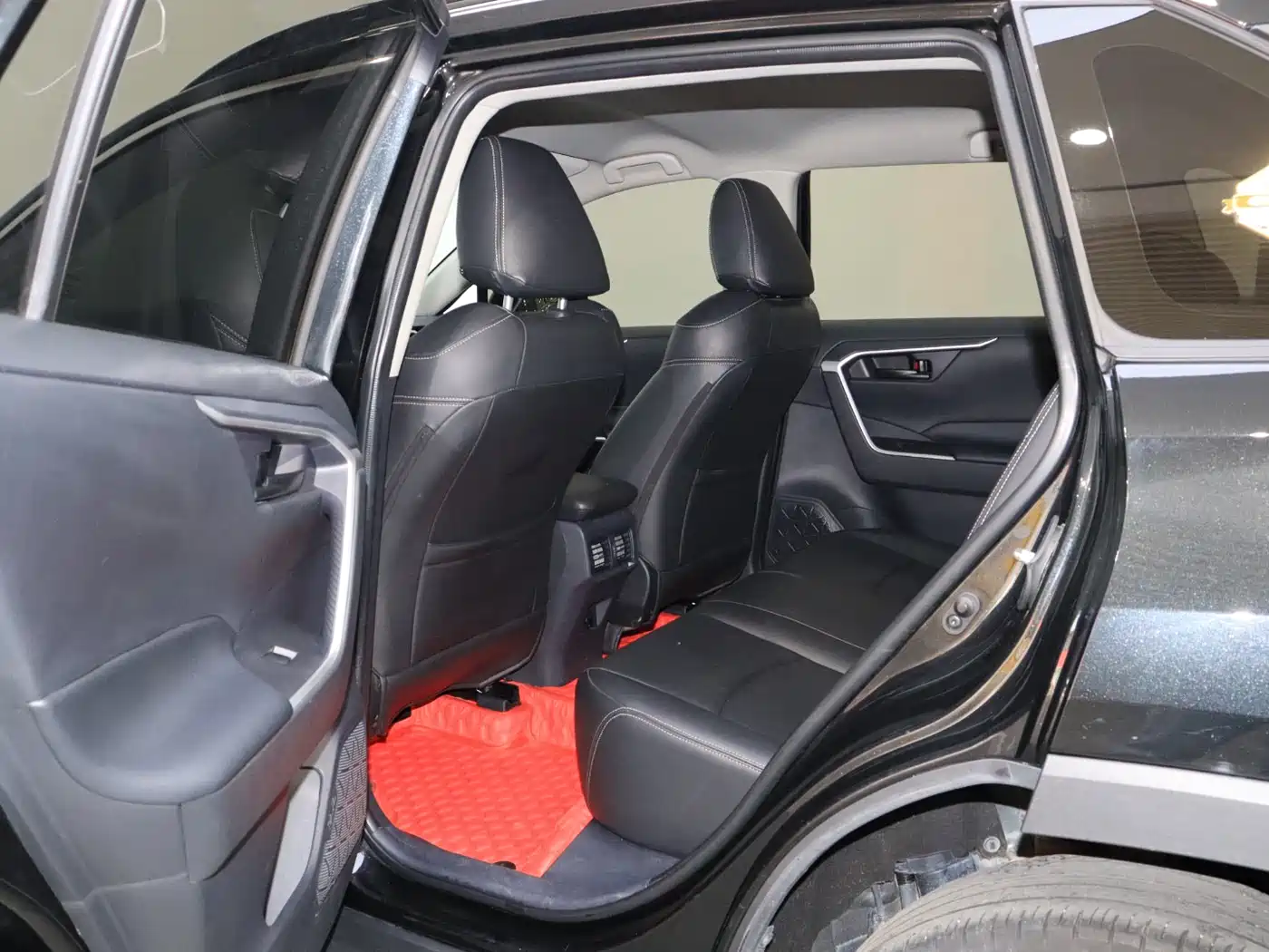 Toyota RAV4 Rongfang 2023 2.0L CVT 2WD Urban Edition фото 11