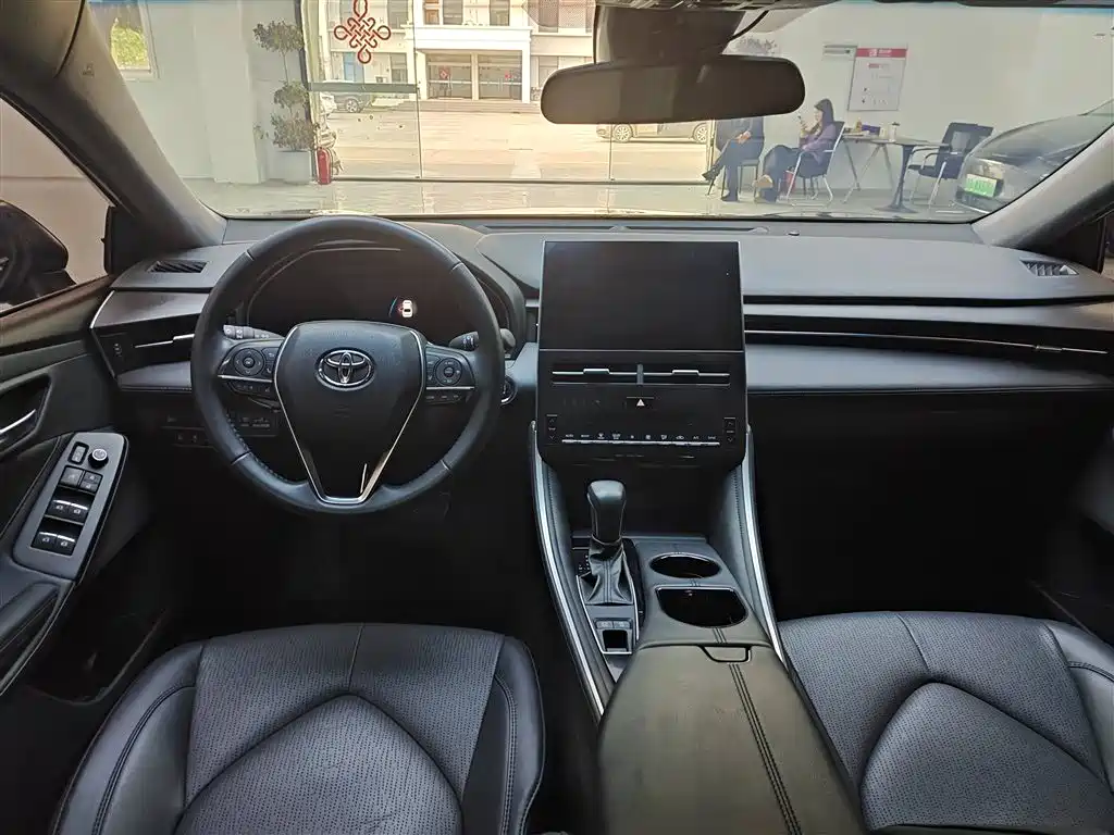 Toyota Avalon 2023 2.0L Luxury Edition фото 5