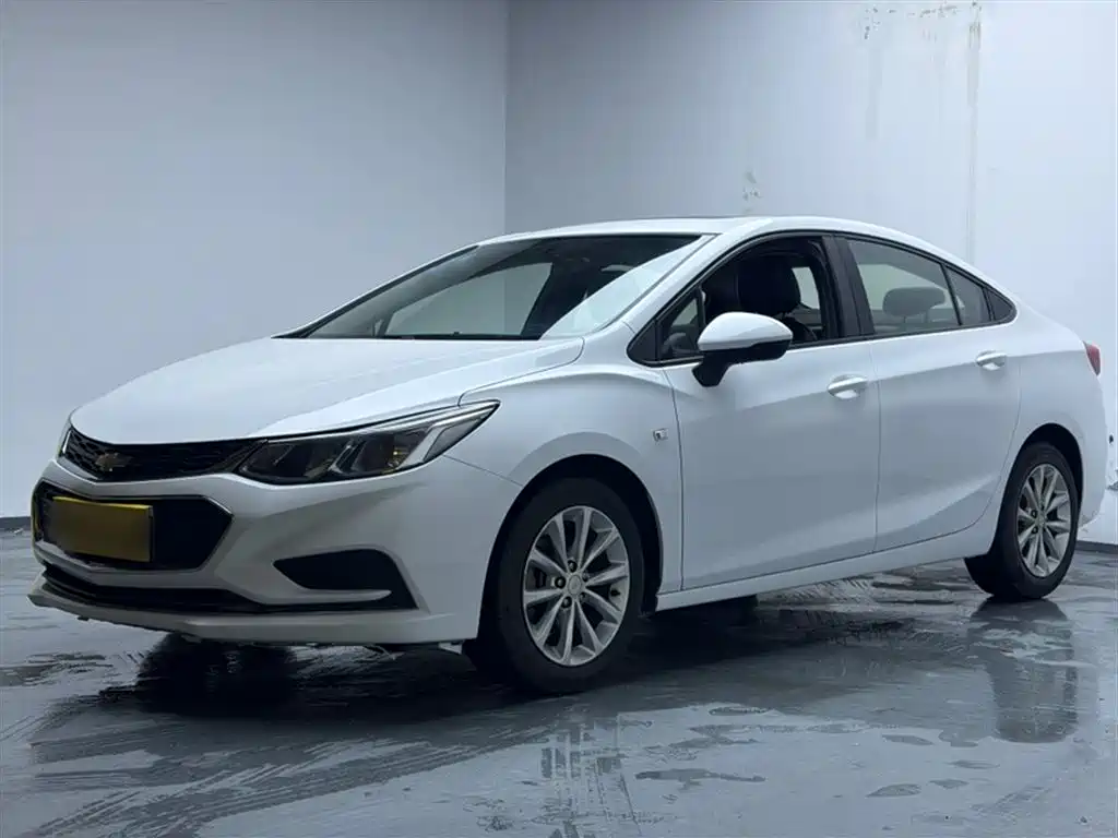 Chevrolet Cruze 2018 320 Automatic Pioneer Sunroof Edition фото 2