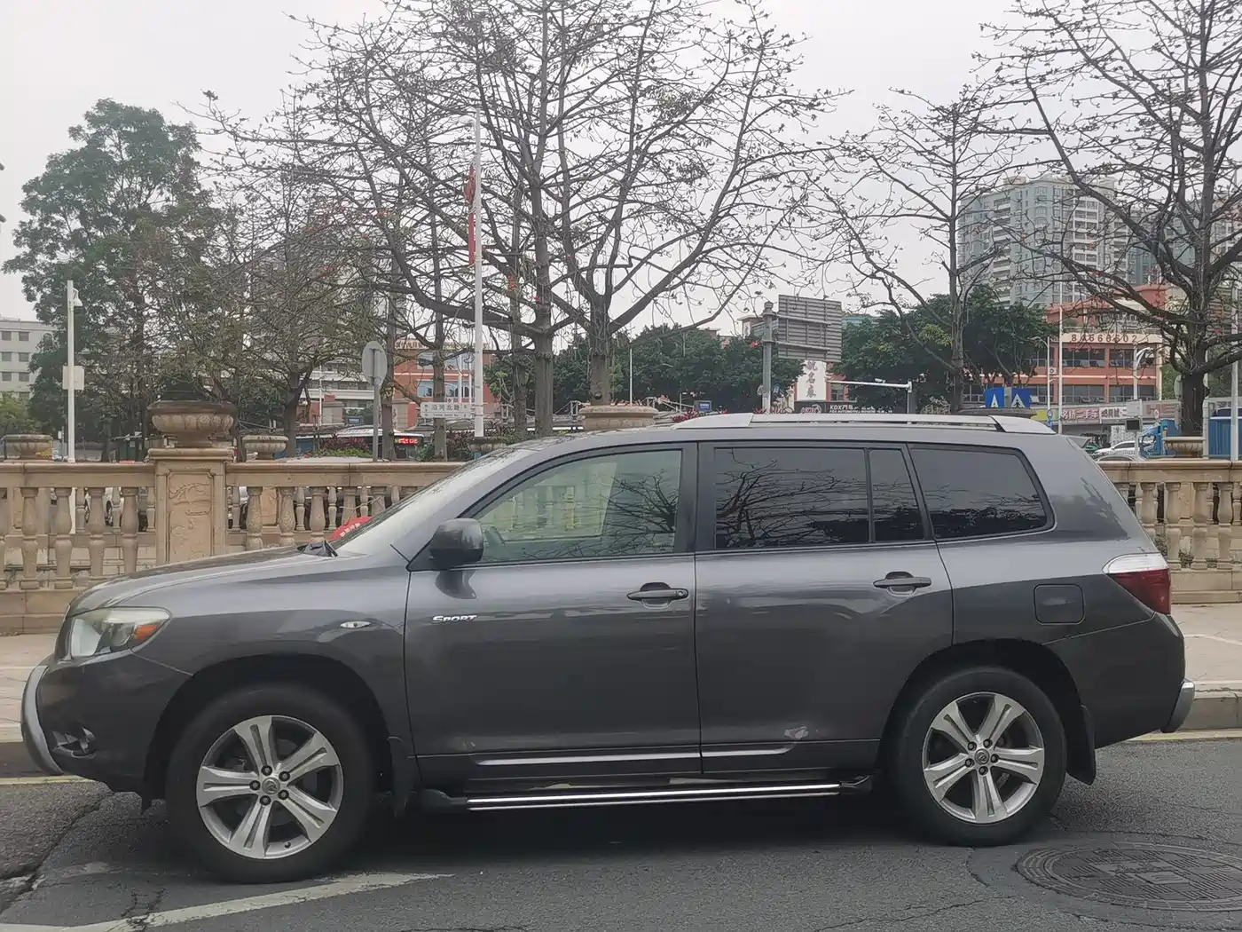 Toyota Highlander 2011 2.7L 2WD 7-seat Luxury фото 13