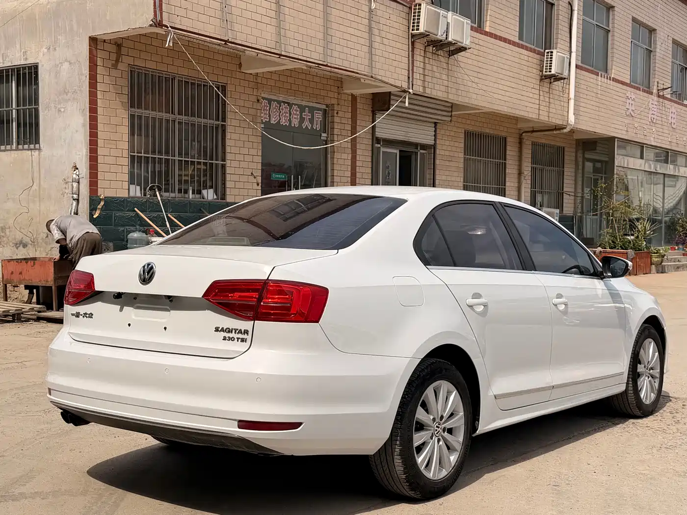 Volkswagen Sagitar 2016 230TSI 25th Anniversary Edition фото 6