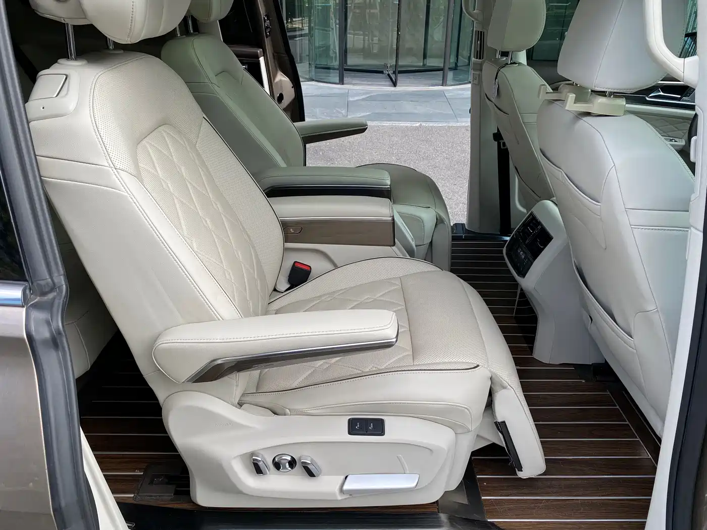 Volkswagen Viloran 2020 2020 380TSI Premium