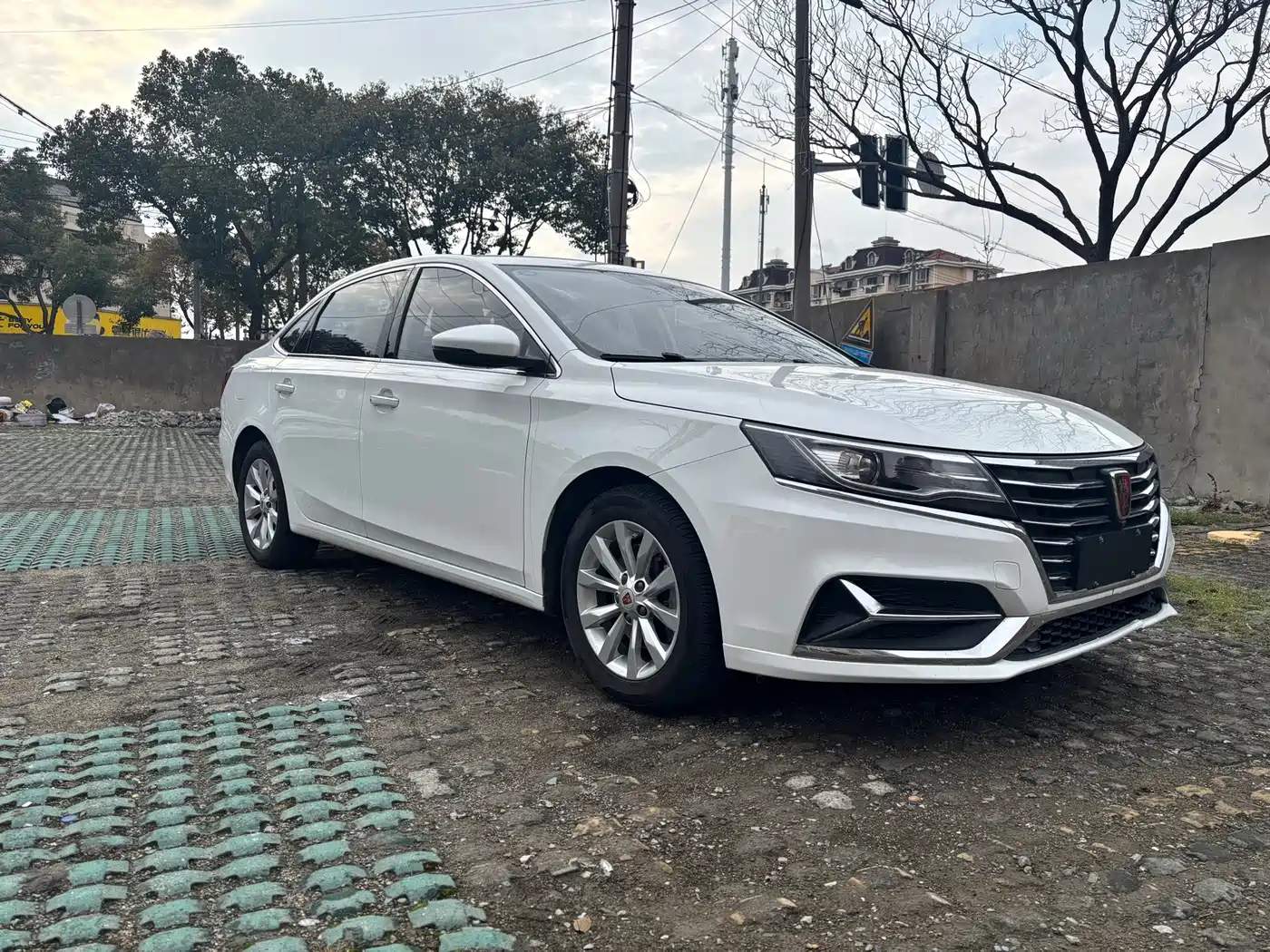 ROEWE I6 NEW ENERGY
