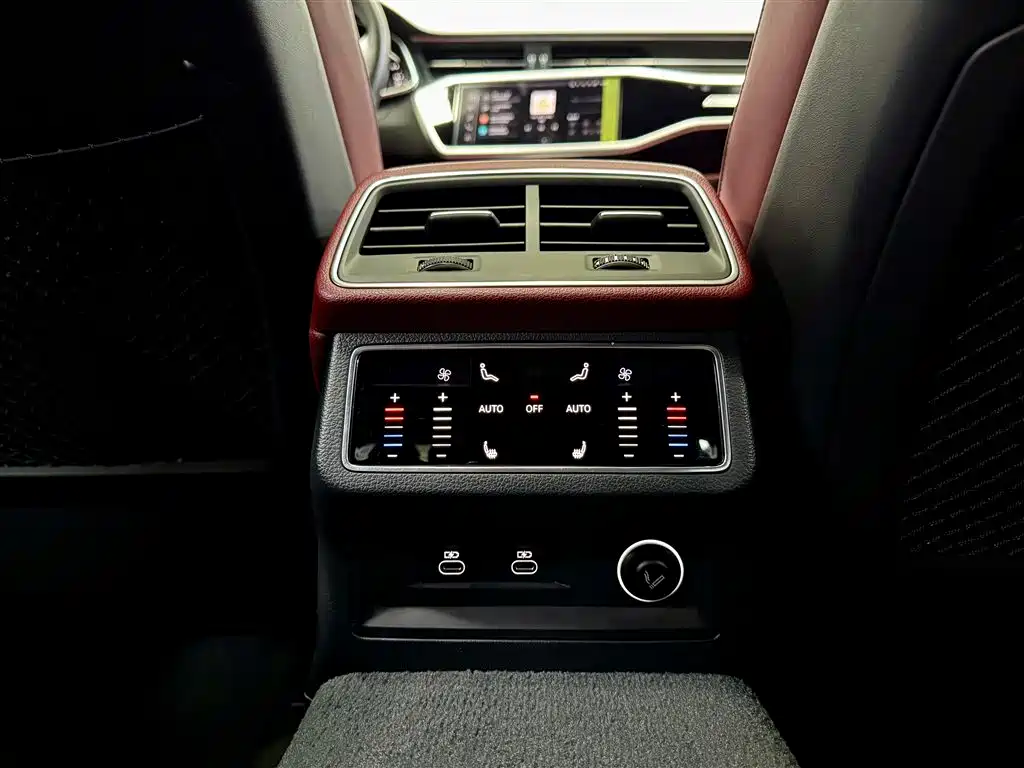 Audi A7L 2023 45 TFSI quattro S-line Black Warrior Edition фото 22