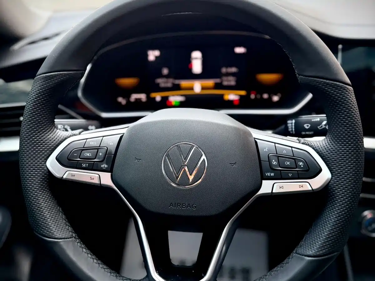 Volkswagen Passat 2022 280TSI Business Edition фото 20