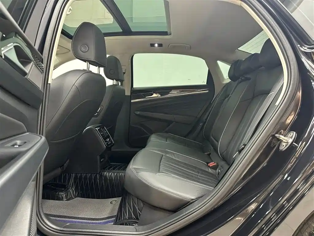 Volkswagen Passat 2023 Facelift 330TSI Elite Edition фото 7