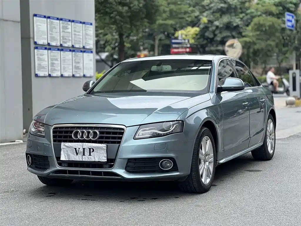 Audi A4L 2012 2.0 TFSI Automatic Technology фото 3