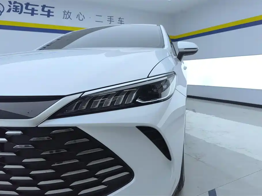 BYD Qin PLUS 2025 DM-i Smart Drive 55KM Leader фото 5