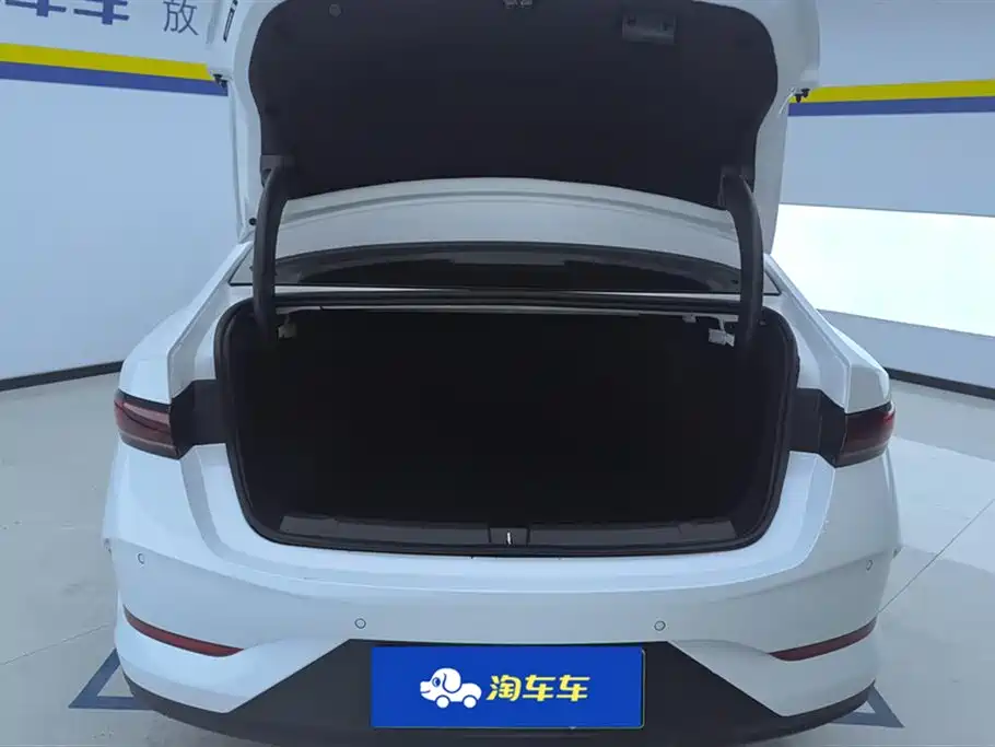 BYD Qin PLUS 2025 DM-i Smart Drive 55KM Leader фото 4